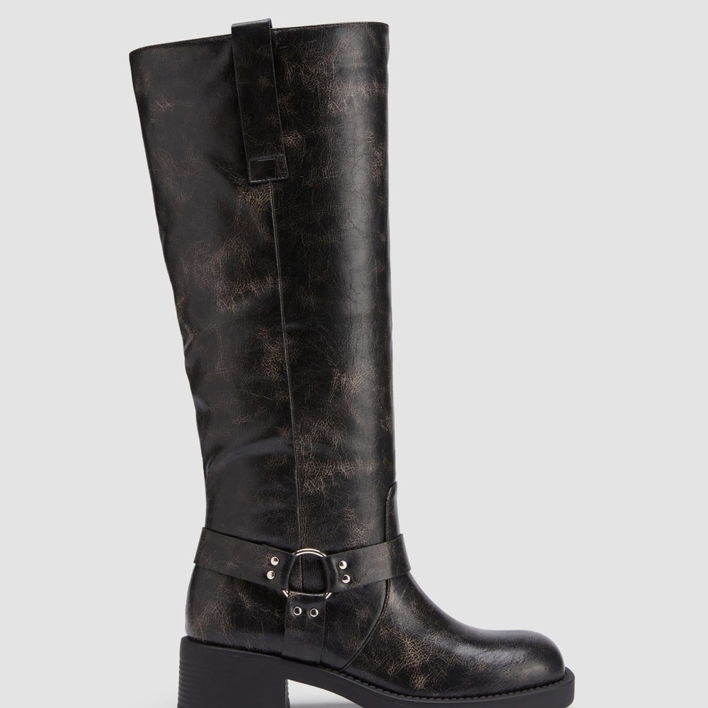Cider Distressed Black Moto Boots - Picture 5 of 7